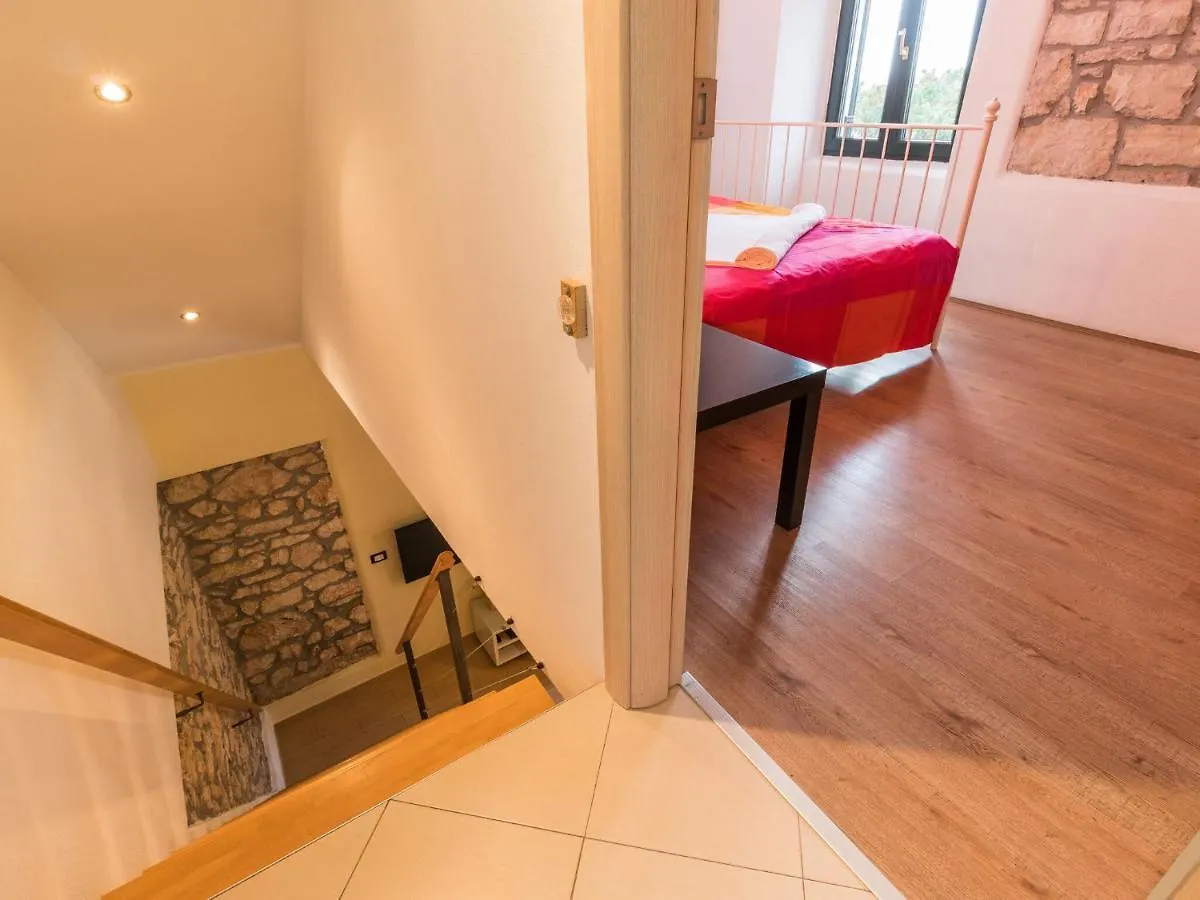 Holiday home Apartment With Private Pool In Pula