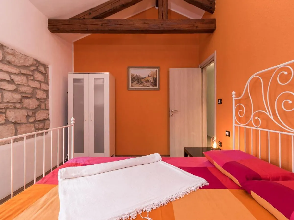 Holiday home Apartment With Private Pool In Pula