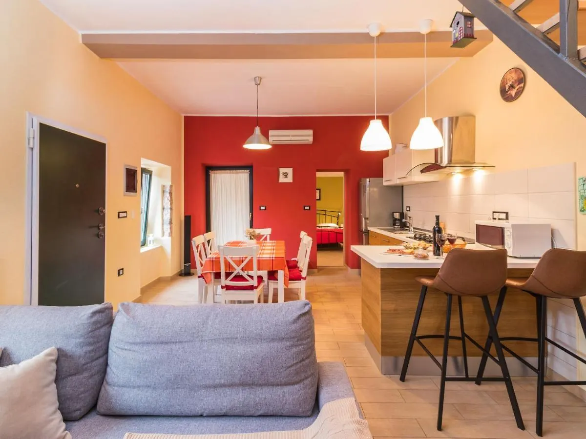 Apartment With Private Pool In Pula