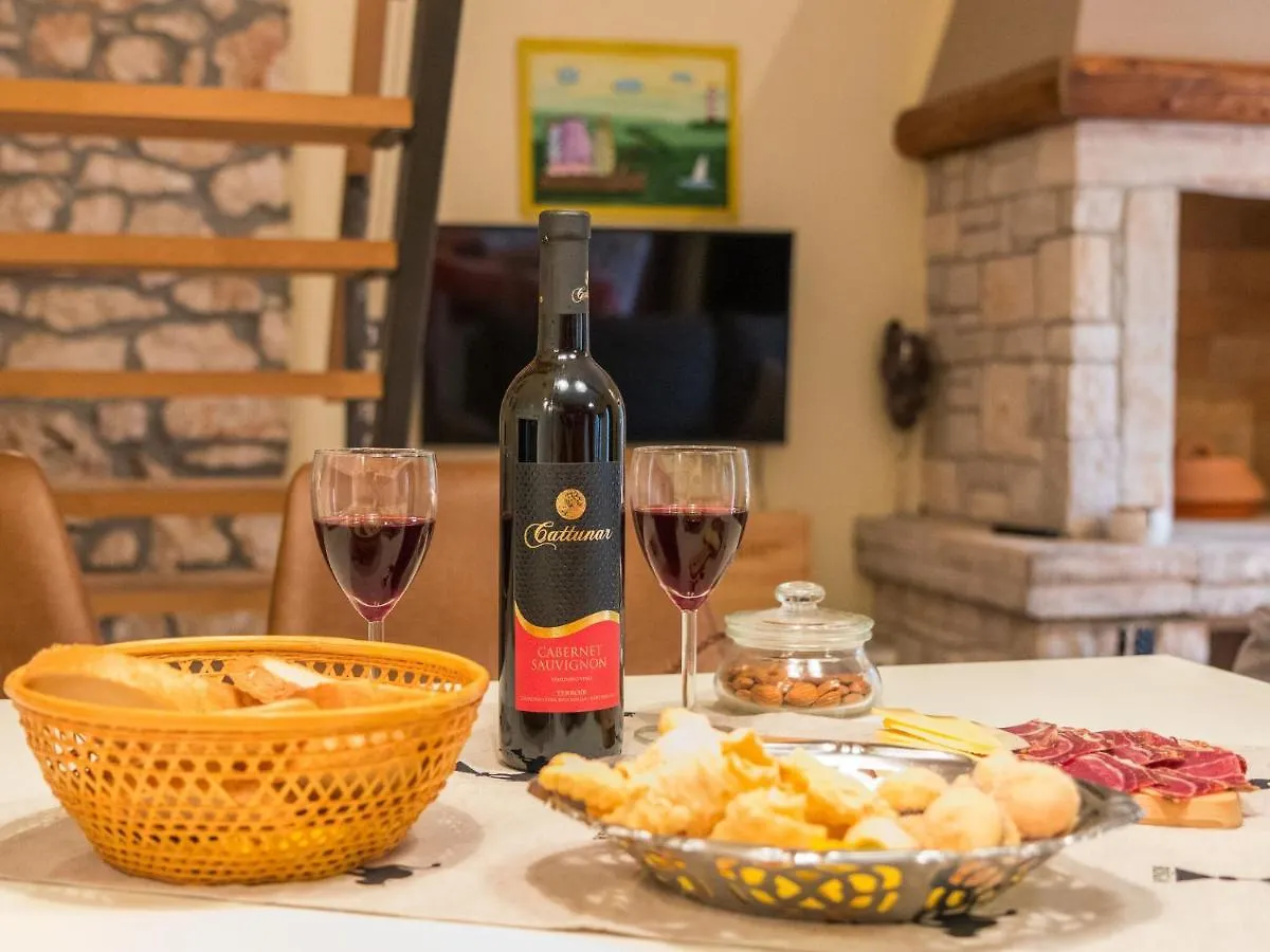 Apartment With Private Pool In Pula Holiday home