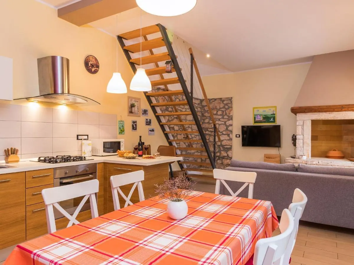 Holiday home Apartment With Private Pool In Pula