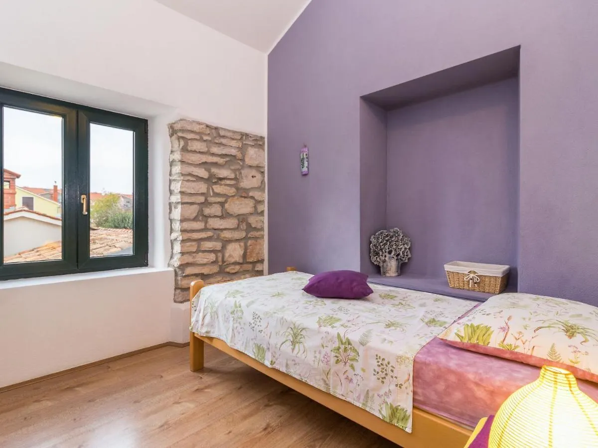 Apartment With Private Pool In Pula 0*,